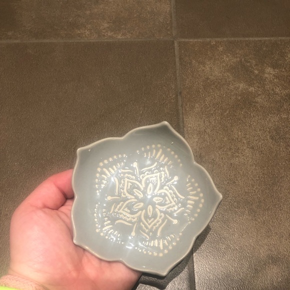 Lotus Flower Soap Dish - Picture 1 of 3